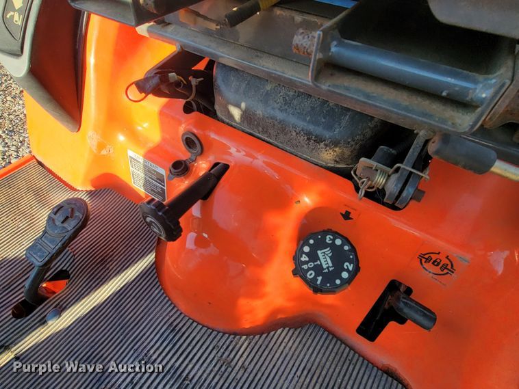 image for item HG9459 Kubota BX2660  MFWD tractor