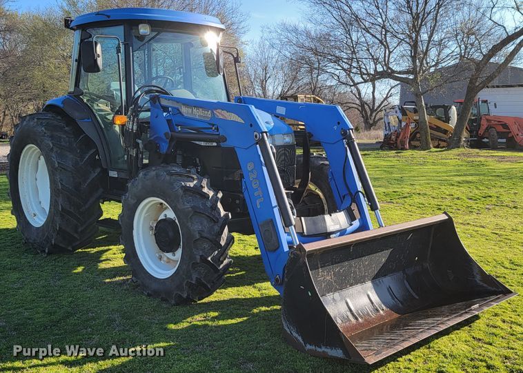 image for item HG9461 New Holland TD95D  MFWD tractor