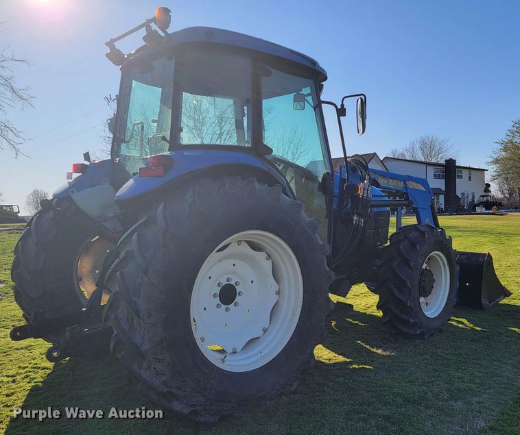 image for item HG9461 New Holland TD95D  MFWD tractor