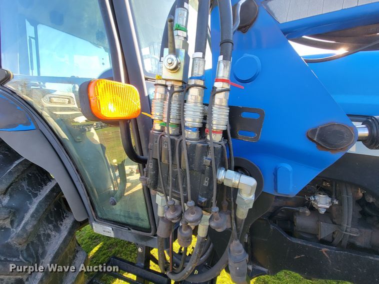 image for item HG9461 New Holland TD95D  MFWD tractor