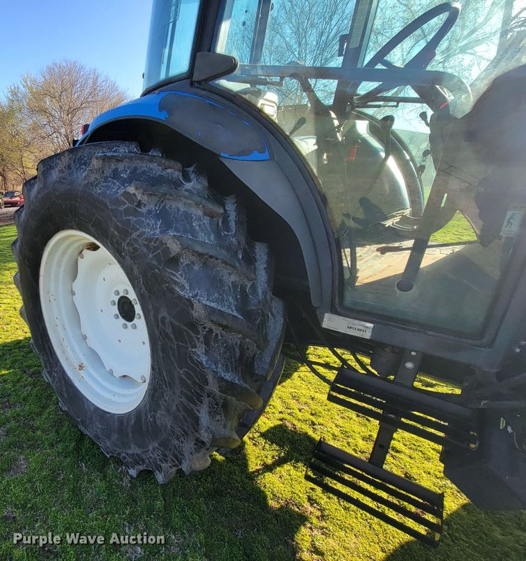 image for item HG9461 New Holland TD95D  MFWD tractor