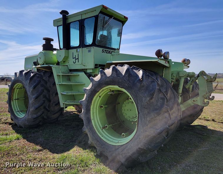 image for item HG9476 Steiger Cougar PTA251  4WD tractor