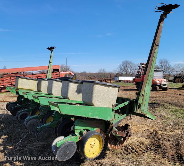 image for item HG9478 John Deere 7000  planter