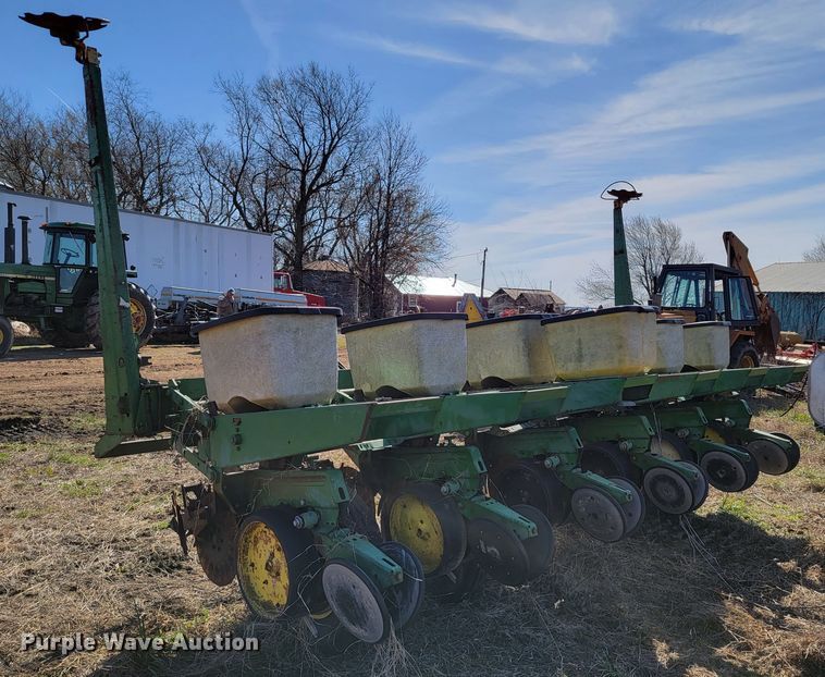 image for item HG9478 John Deere 7000  planter