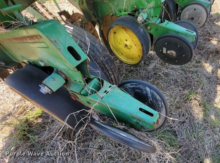 image for item HG9478 John Deere 7000  planter