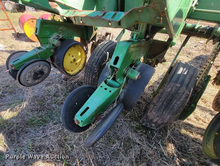 image for item HG9478 John Deere 7000  planter