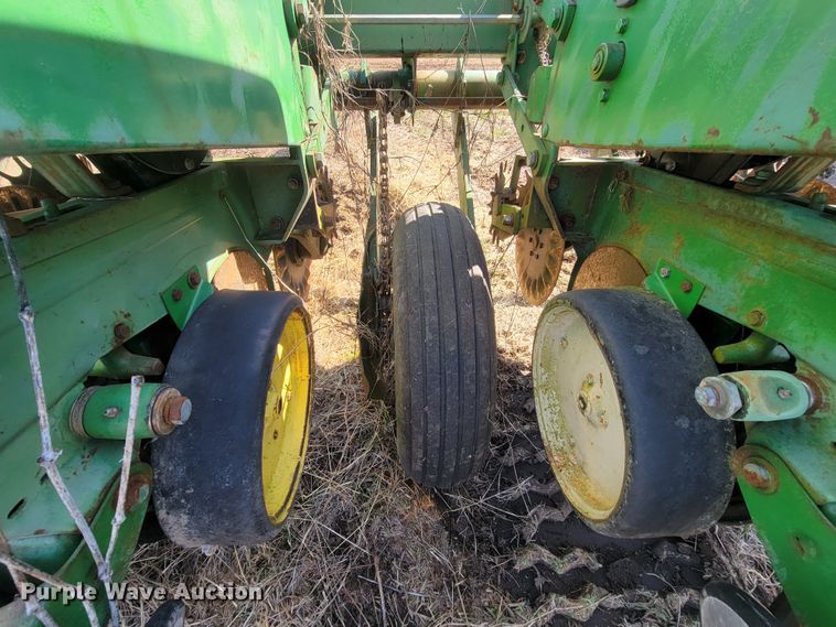 image for item HG9478 John Deere 7000  planter