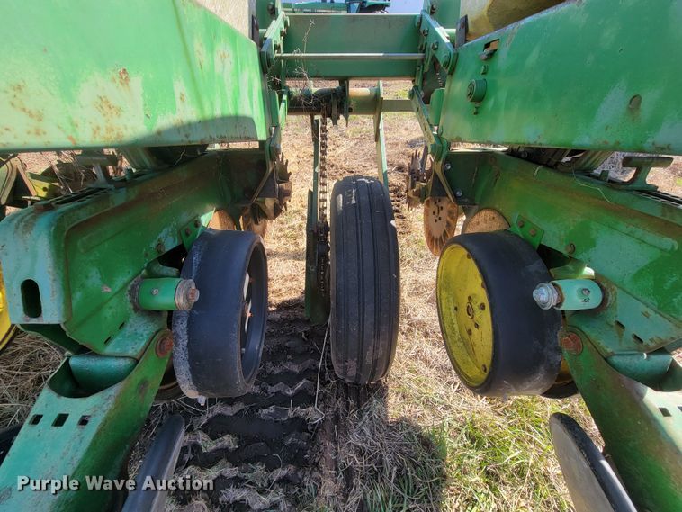 image for item HG9478 John Deere 7000  planter