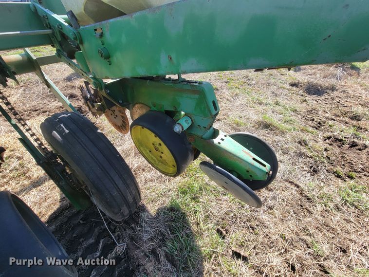 image for item HG9478 John Deere 7000  planter