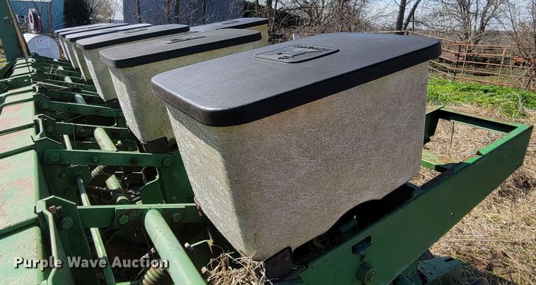 image for item HG9478 John Deere 7000  planter