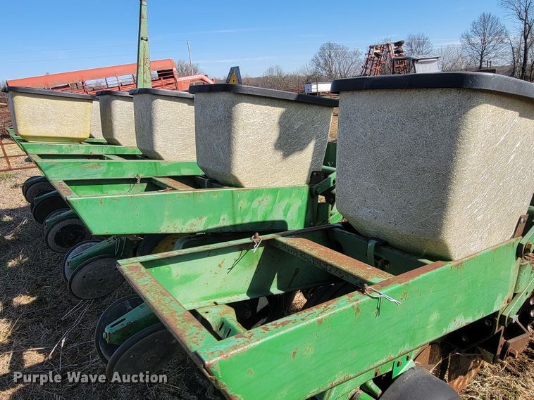 image for item HG9478 John Deere 7000  planter