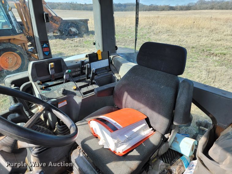 image for item HG9482 1994 White 6105  MFWD tractor