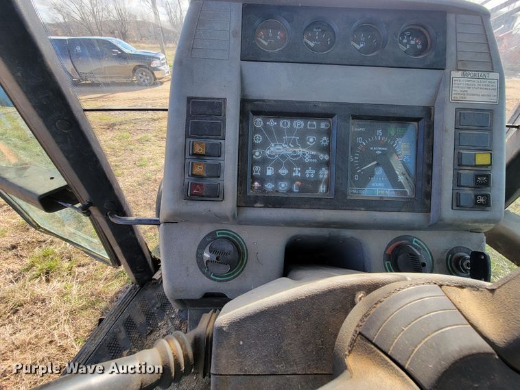 image for item HG9482 1994 White 6105  MFWD tractor