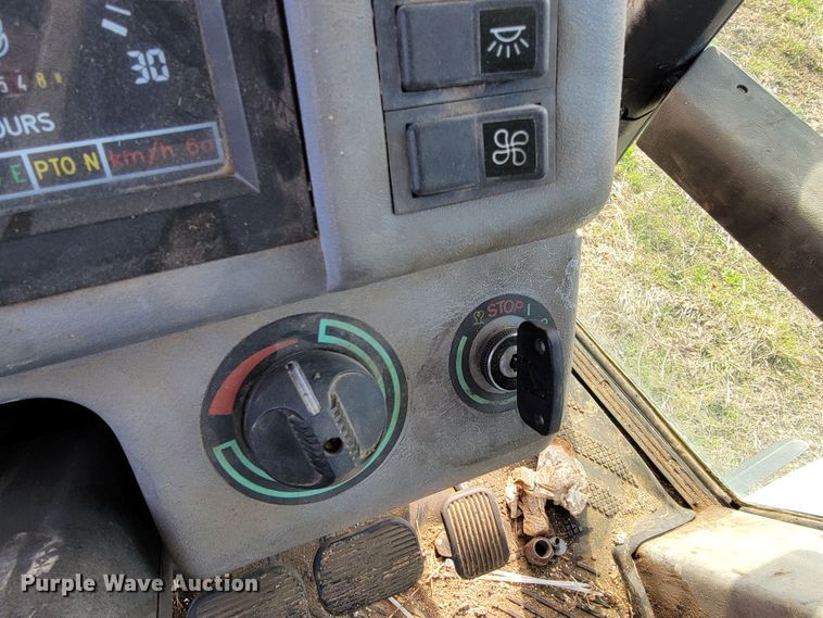 image for item HG9482 1994 White 6105  MFWD tractor