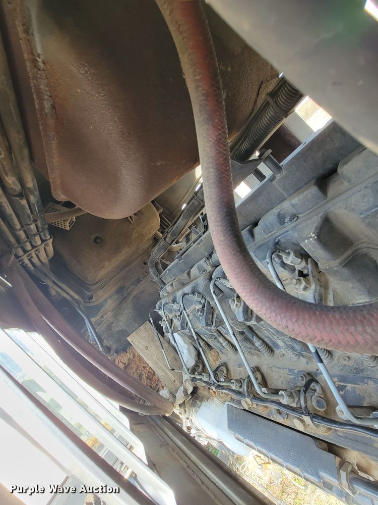 image for item HG9482 1994 White 6105  MFWD tractor