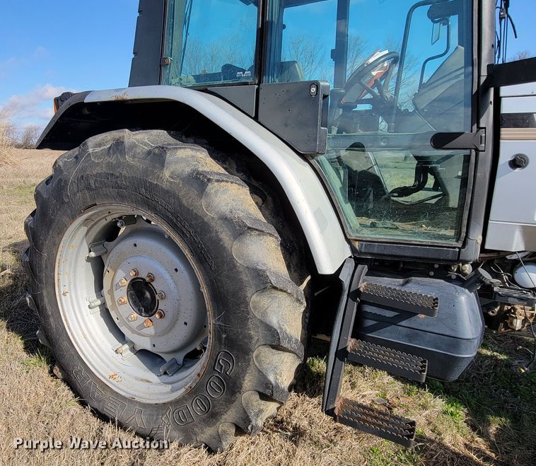 image for item HG9482 1994 White 6105  MFWD tractor