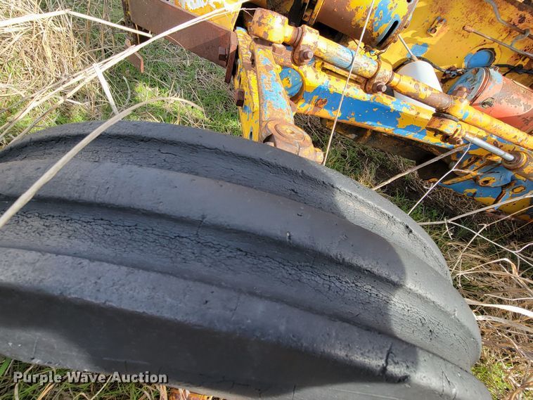 image for item HG9484 Ford 4000  tractor