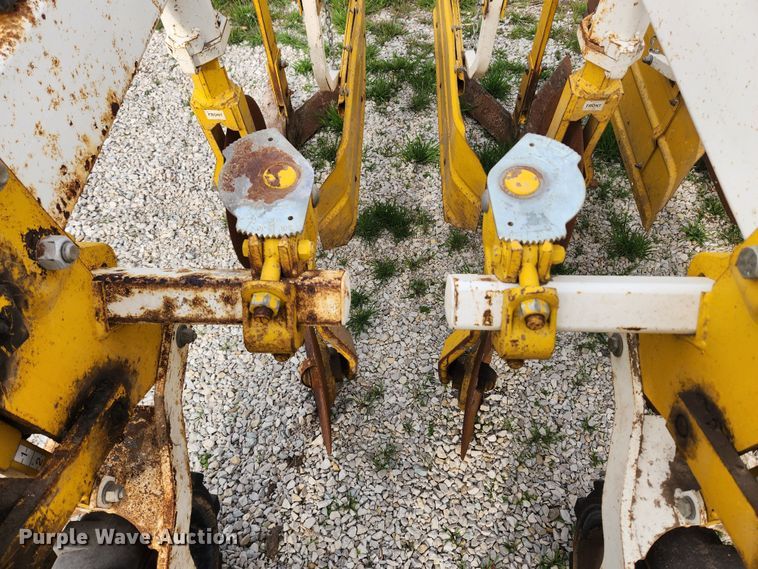 image for item JB9478 Buffalo 63000630  row crop cultivator