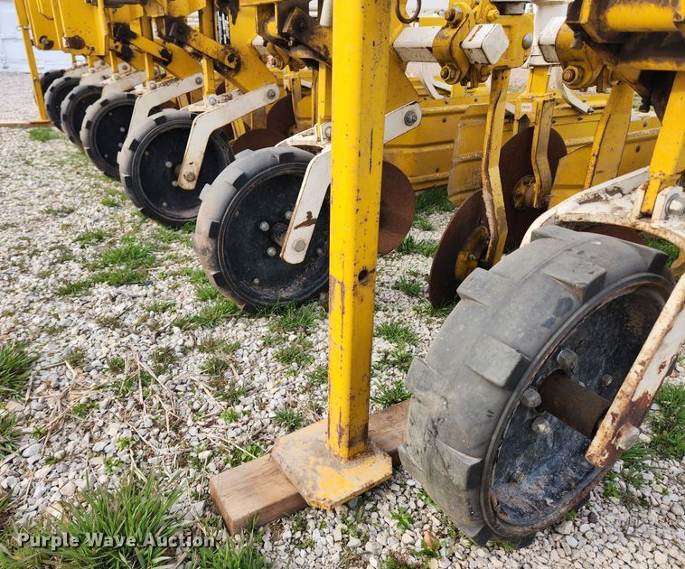 image for item JB9478 Buffalo 63000630  row crop cultivator