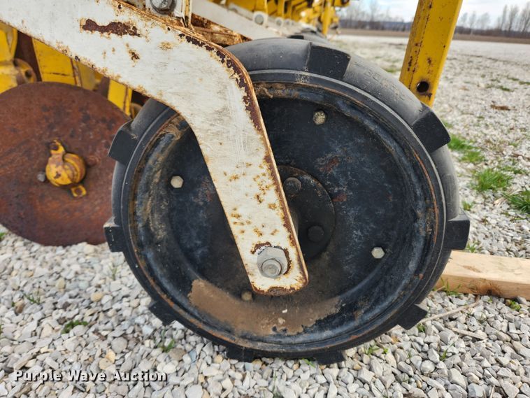 image for item JB9478 Buffalo 63000630  row crop cultivator