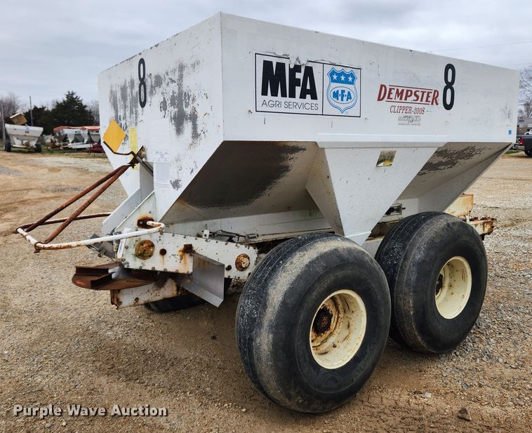 image for item JB9496 Dempster Clipper 200S  fertilizer spreader