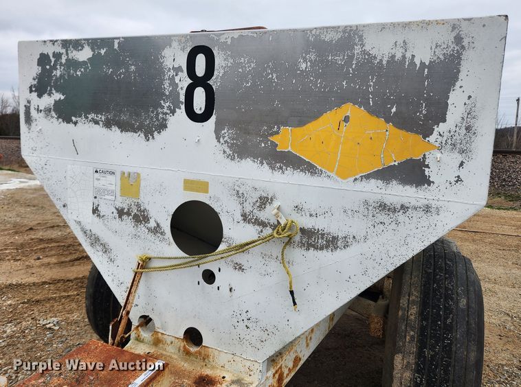 image for item JB9496 Dempster Clipper 200S  fertilizer spreader