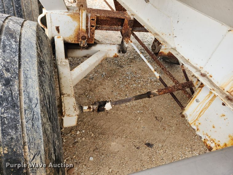 image for item JB9496 Dempster Clipper 200S  fertilizer spreader