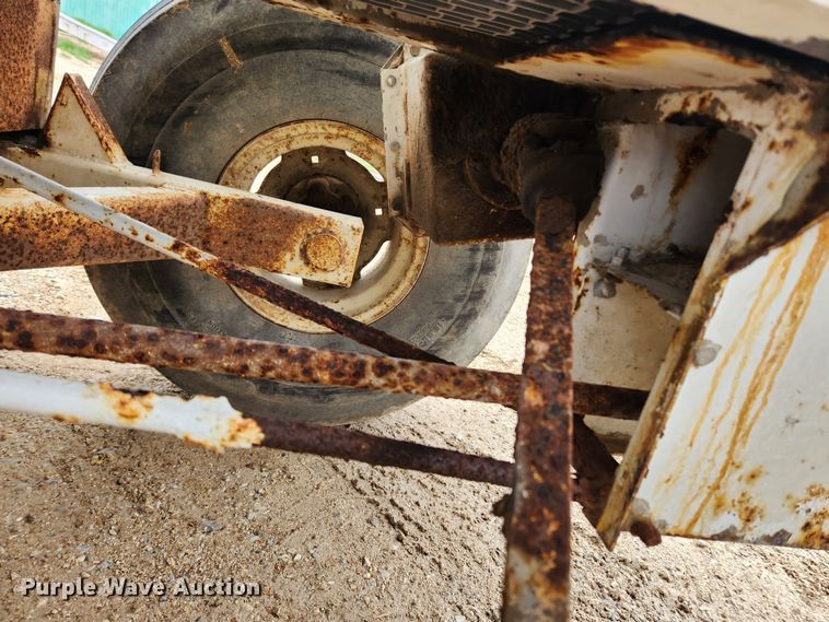 image for item JB9496 Dempster Clipper 200S  fertilizer spreader