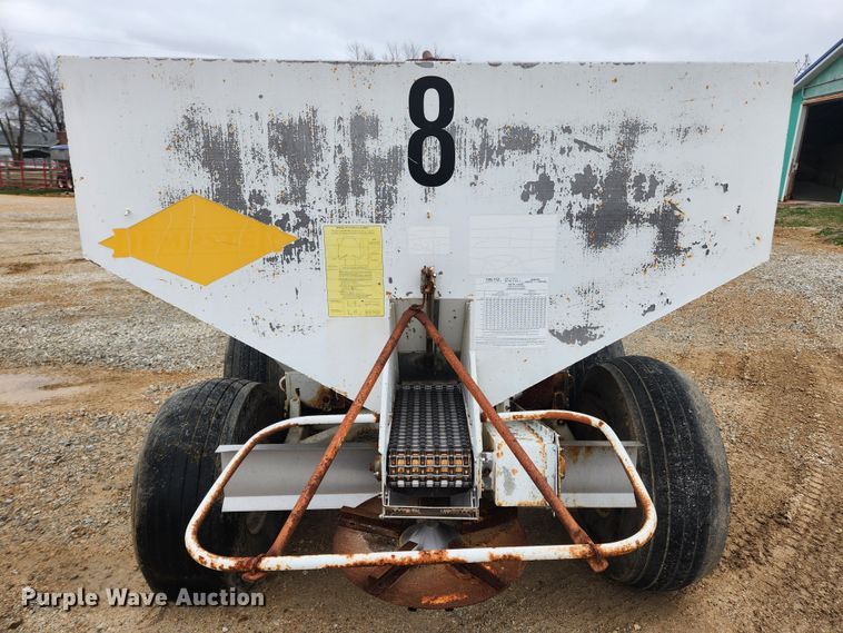 image for item JB9496 Dempster Clipper 200S  fertilizer spreader