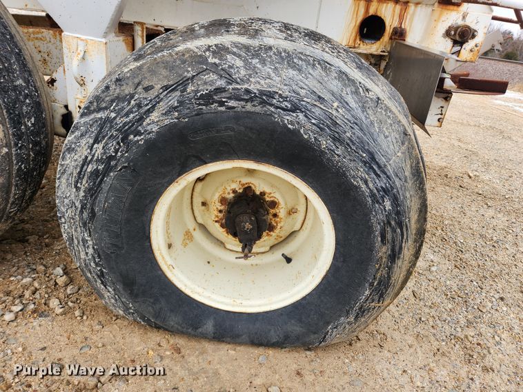 image for item JB9496 Dempster Clipper 200S  fertilizer spreader