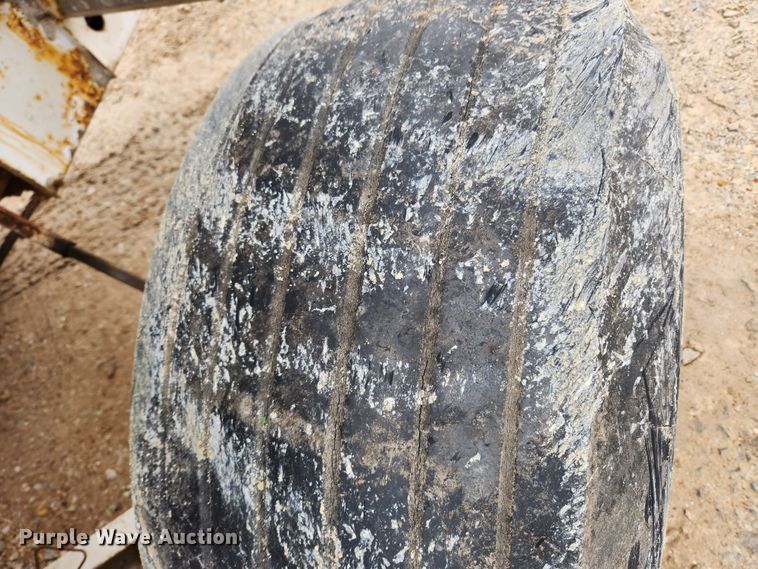 image for item JB9496 Dempster Clipper 200S  fertilizer spreader