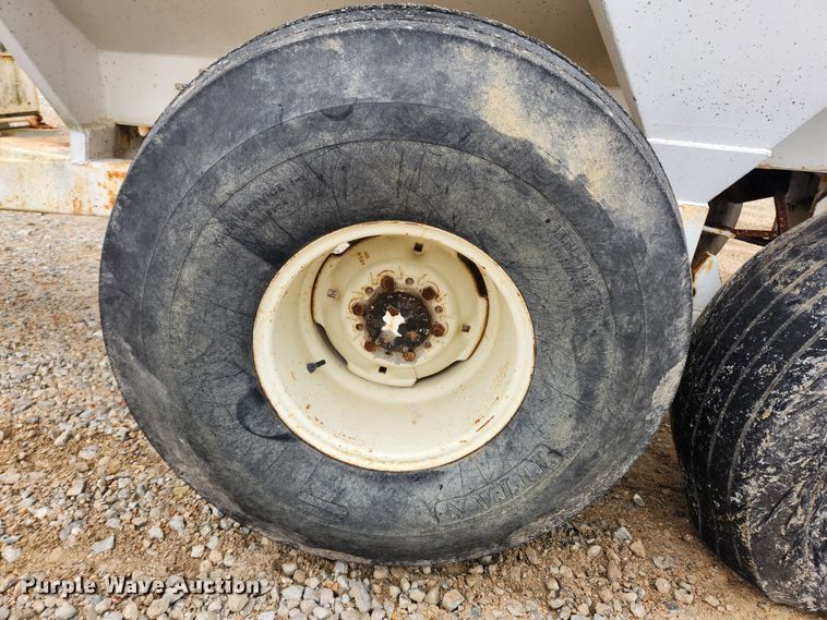 image for item JB9496 Dempster Clipper 200S  fertilizer spreader