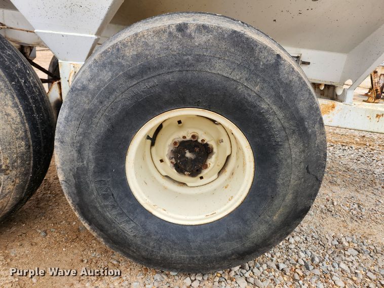 image for item JB9496 Dempster Clipper 200S  fertilizer spreader