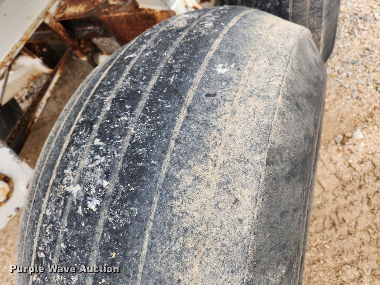 image for item JB9496 Dempster Clipper 200S  fertilizer spreader