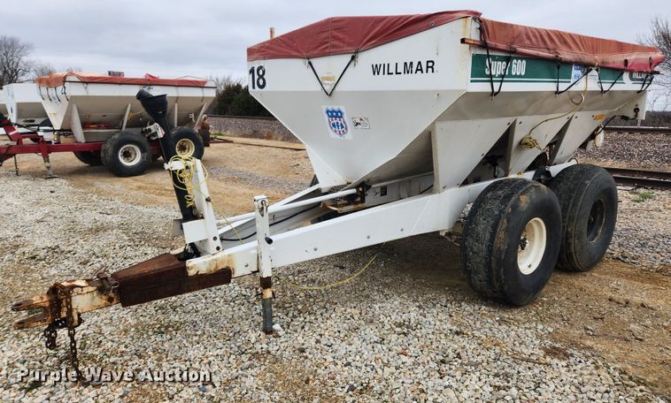 image for item JB9498 Willmar Super 600  fertilizer spreader