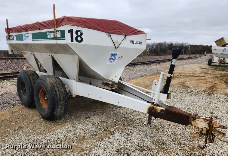 image for item JB9498 Willmar Super 600  fertilizer spreader