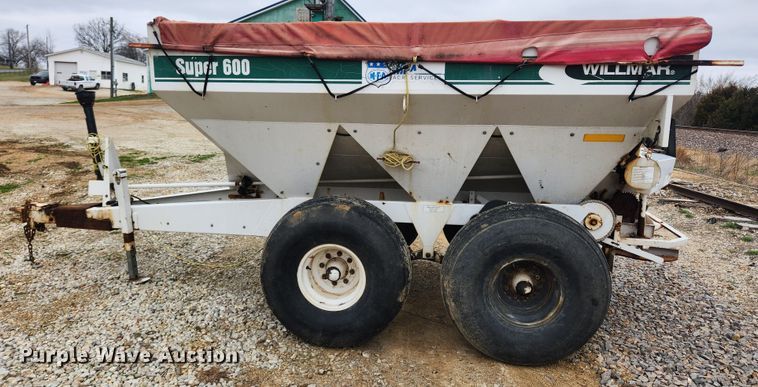 image for item JB9498 Willmar Super 600  fertilizer spreader