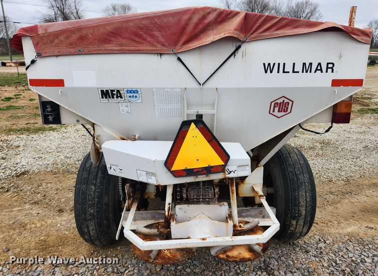 image for item JB9498 Willmar Super 600  fertilizer spreader