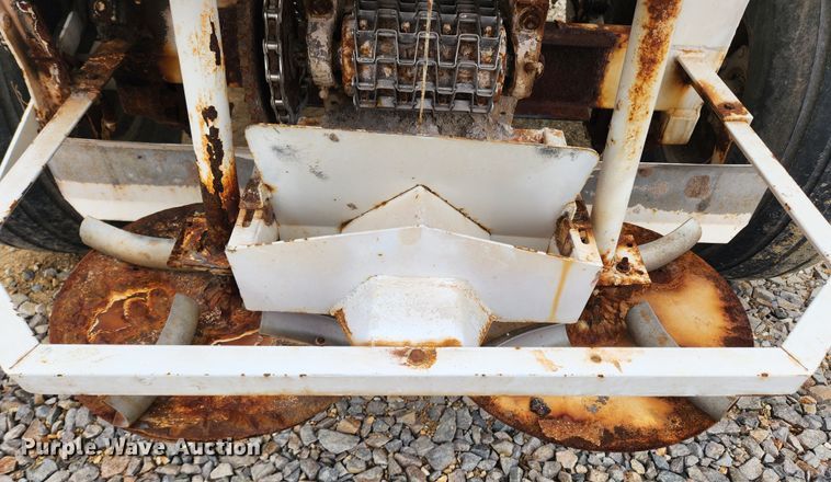 image for item JB9498 Willmar Super 600  fertilizer spreader