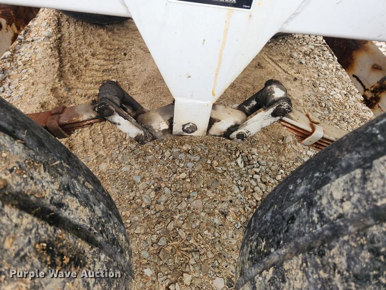 image for item JB9498 Willmar Super 600  fertilizer spreader