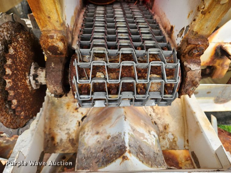 image for item JB9499 Willmar Super 600  fertilizer spreader