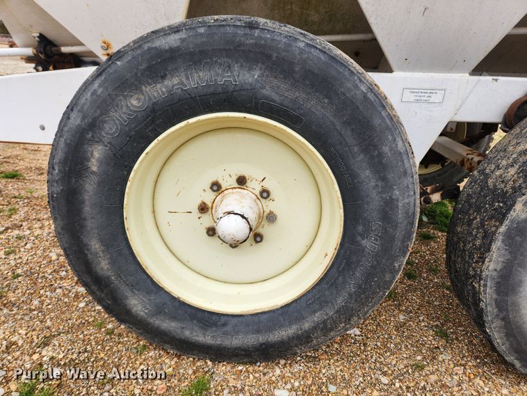 image for item JB9499 Willmar Super 600  fertilizer spreader