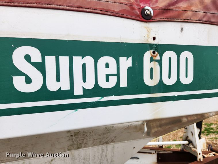 image for item JB9499 Willmar Super 600  fertilizer spreader