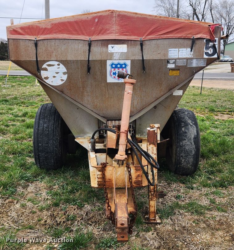 image for item JB9500 Tyler  fertilizer spreader
