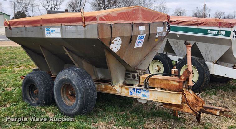image for item JB9500 Tyler  fertilizer spreader