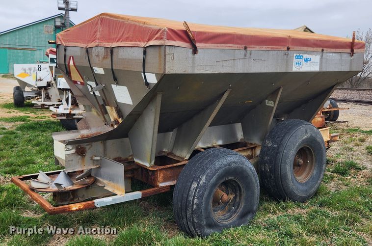 image for item JB9500 Tyler  fertilizer spreader