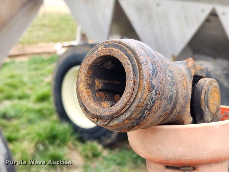 image for item JB9500 Tyler  fertilizer spreader