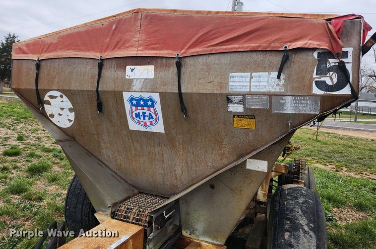 image for item JB9500 Tyler  fertilizer spreader