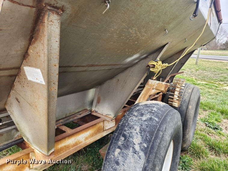 image for item JB9500 Tyler  fertilizer spreader