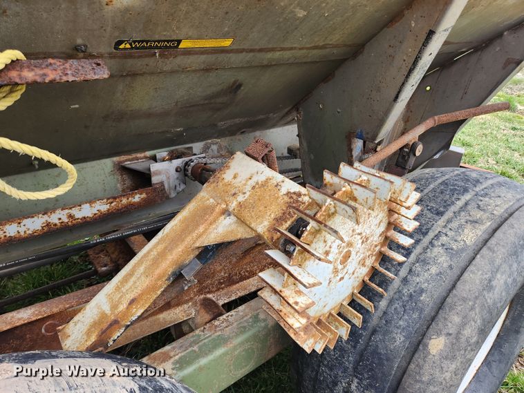 image for item JB9500 Tyler  fertilizer spreader